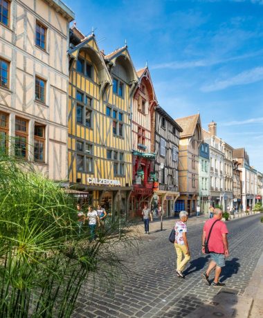 Geschäfte und Dienstleistungen